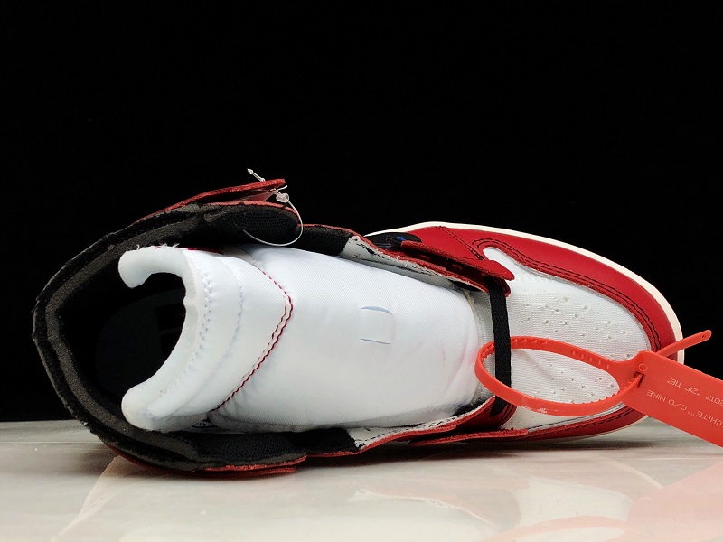 OFF-WHITE x Air Jordan 1 Chicago